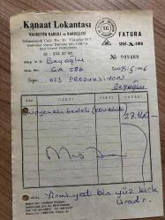 YEMEK FATURASI - 25 MAYIS 1986 - KANAAT LOKANTASI - VAHDETTİN KARGILI VE KARDEŞLERİ - ÜSKÜDAR, İSTANBUL - OSMAN FAHİR SEDEN, O.F.S. PRODÜKSİYON - BEYOĞLU, İSTANBUL - ISLAK İMZALI, KAŞELİ - 14 x 20 cm EBATLI ORİJİNAL FATURA - TÜRK SİNEMA - FİLM TARİHİ