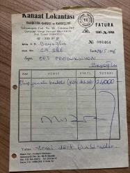 YEMEK FATURASI - 23 MAYIS 1986 - KANAAT LOKANTASI - VAHDETTİN KARGILI VE KARDEŞLERİ - ÜSKÜDAR, İSTANBUL - OSMAN FAHİR SEDEN, O.F.S. PRODÜKSİYON - BEYOĞLU, İSTANBUL - ISLAK İMZALI, KAŞELİ - 14 x 20 cm EBATLI ORİJİNAL FATURA - TÜRK SİNEMA - FİLM TARİHİ