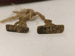 K61-----İKİ ADET  İSİM YAZILI PİRİNÇ MÜHÜR