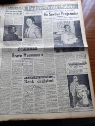 Halkçı Gazetesi - 14 Temmuz 1955 - İstifçilere 48 Saat Mühlet Verildi - Nevzat Atlıg - Karaborsa İzle Mücadele Dair Vali Kemal Aygün'ün Dün Verdiği Mühim Beyanat - Hasan Polatkan İktidarın Mali Politikasını İzah Etti - Doktor Fazıl Küçük'ün Başbakan Adnan Menderes'e Telgrafı - Alman Birliğine Dair Rus Görüşü Açıklandı - Milli Eğitim Bakanı Celal Yardımcı'nın Beyanatı - Halkçı'nın Romanı Bir Ömrün Çilesi Nakleden Selami İzzet Sedes Yazı Dizisi - Köy Enstitüsü Mezunu Öğretmenlerin Yeni Terfi Kanunu - Halk Bankasının Sermayesi 20 Milyon Liraya Çıkarılıyor - Film Muzaffer Tema Bir Ay Hapse Mahkum Oldu - Silviya Halkçı'nın Resimli Romanı - Mahkumlar Cehennemi  Yazan Osman Şan Yazı Dizisi - Siyah Süvari Yazan Valentine Williams Yazı Dizisi - Hüseyin Cahit Yalçın'ın 50 Yıllık Hatıraları Atatürk Devri Yazan Hüseyin Cahit Yalçın Yazı Dizisi - Bravo Muhammer Karaca'ya - Halkçı'nın Hikayesi Renk Değişimi - Genç Takımlar Grup Maçları - Yugoslavya'ya Gidecek Boks Takımının Seçmesi - Yaşar Doğu