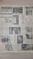 SON SAAT GAZETESİ -- 29 EYLÜL 1966 - ALİ EKDAL İLE FATMA GİRİK 'İN ON YIL SONRA BULUŞTUKLARI FİLM , BANA BELA DERLER -- NECDET ÇAĞLAR NOTA VE USUL DERSİ ALMAYA BAŞLADI --  FATMA GİRİK ARABASINI SATTI -- İSMET İNÖNÜ KONGREDE ASAYİŞ BAKANLIĞI KURULMALI DEDİ -- İSTANBUL METROSUNU D.D.Y. YAPMAK İSTEDİ -- VARTOLU ÖĞRENCİLER BUGÜN SESSİZ YÜRÜYÜŞ YAPTILAR -- BEŞİKTAŞ MAĞLUP OLDU FAKAT HERŞEY BİTMEDİ -- 20 YIL SONRA HAPİSTEN ÇIKIYORLAR ALBERT SPEER , BAL SCHİRACH -- ALMAN AMERİKA ORTAK BİLDİRİSİ --TARIK BİNAT , ŞÖFÖR YARDAKÇILARI --