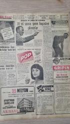 SON SAAT GAZETESİ -- 29 EYLÜL 1966 - ALİ EKDAL İLE FATMA GİRİK 'İN ON YIL SONRA BULUŞTUKLARI FİLM , BANA BELA DERLER -- NECDET ÇAĞLAR NOTA VE USUL DERSİ ALMAYA BAŞLADI --  FATMA GİRİK ARABASINI SATTI -- İSMET İNÖNÜ KONGREDE ASAYİŞ BAKANLIĞI KURULMALI DEDİ -- İSTANBUL METROSUNU D.D.Y. YAPMAK İSTEDİ -- VARTOLU ÖĞRENCİLER BUGÜN SESSİZ YÜRÜYÜŞ YAPTILAR -- BEŞİKTAŞ MAĞLUP OLDU FAKAT HERŞEY BİTMEDİ -- 20 YIL SONRA HAPİSTEN ÇIKIYORLAR ALBERT SPEER , BAL SCHİRACH -- ALMAN AMERİKA ORTAK BİLDİRİSİ --TARIK BİNAT , ŞÖFÖR YARDAKÇILARI --