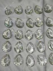 18366-1940 LI YILLAR ŞEFFAF KRİSTAL AVİZE TAŞI **YÜKSEKLİK 5,2 CM ENİ 3,9 CM **ADET FİYATIDIR**