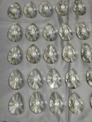 18367-1940 LI YILLAR ŞEFFAF KRİSTAL PİRAMİT AVİZE TAŞI **YÜKSEKLİK 5,2 CM ENİ 3,3 CM **ADET FİYATIDIR**