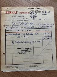 ANTETLİ KAĞIT BASKI FATURASI - 16 NİSAN 1990 - SERHAT MATBAACILIK - CEMİL DOĞAN - KARTAL, İSTANBUL - OSMAN FAHİR SEDEN, O.F.S. PRODÜKSİYON - BEYOĞLU, İSTANBUL - ISLAK İMZALI, KAŞELİ - 14 x 20 cm EBATLI ORİJİNAL FATURA - TÜRK SİNEMA - FİLM TARİHİ