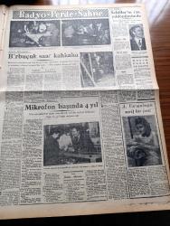 Halkçı Gazetesi - 7 Mayıs 1955 - Yozgat Cinayeti Çok Çetin Safhalar Arzediyor - Kiracı Mı Ev Sahibi Mi Galip Çıkacak -  Papaz Makarios Bu Defa İngilizlere Çatıyor - Futbol Federasyonu Başkanı Hasan Polat Faaliyetleri İzah Ediyor - Ali Tetik Atomik Polis Hafiyesi Çizgi Roman - Yosmanın Aşkı Mary Anne Yazan Daphne Du Maurier Yazı Dizisi - Rotary Kulübü İş Ahlakını Yükseltecek - Silviya Halkçı'nın Resimli Romanı - Hüseyin Cahit Yalçın'ın 50 Yıllık Hatıraları Atatürk Devri Yazan Hüseyin Cahit Yalçın Yazı Dizisi - Siyah Süvari Yazan Valentine Williams Yazı Dizisi - Mehmet Akif Bir İslam Şairinin Romanı Yazan Emin Erişirgil Yazı Dizisi - Ankara Radyosunda Birbuçuk Saat Kahkaha - Hem Caz Şarkıcılığı Hem Alaturka Şarkılar Söyleyen Selahattin Özgü Bir Parfümeri Mağazası Açtı - Schiller'in 150. Yıldönümünde Devlet Tiyatromuzda da Bir Anma Töreni Tertip Edildi -  Soprano Atıfet Usmanbaş'ın Zarif Bir Jesti - Mobilgas - Ordu Boks Takımı Almanya'ya Gitti