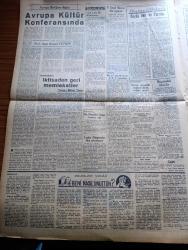 Ulus Gazetesi - 4 Ocak 1950 - Amerikan Kongresini İlk Toplantısını Yaptı - Hüseyin Cahit Yalçın Köşe Yazısı - Meyve Ve Sebze Halinde Dün 16 Dükkan Yandı - Başbakan Şemsettin Günaltay Şişe Fabrikasını Gezdi - Bu Yılki Şeker İhtisali - Zorla Çalıştırılmak Alman İşçileri -  Beni Nasıl Unuttun Yazan Gwen Bristow Yazı - Toprak Mahsulleri Ofisinin Yemeklik Yağları Büyük Rağbet Gördü - Londra Olimpiyatları Filmi Oynatılmıyor - Amerikan Askeri Kuvvetleri Antil Denizinde Manevralar Yapacak - Zağrafyan Lisesi Basketbolcuları Geliyor - Kütle Psikolojisi Yazan Profesör Doktor Yavuz Abadan - Çocuk Köşesi - Tarihi Hikaye Tekfurun Düğününde Kopan Kavga - Resimlerle Dünya Olayları - Açan Kamarası İnşaatı Bitiyor - Hikaye Gecenin Sırrı Yazan Jacques Andrie - Öküz Baş Çiviti - Taklit Sanatının Rekorunu Kıran Cevat Kurtuluş - Bulmaca - Ankara İstanbul Radyosu Programı - Reosil Öksürüğü Keser - Hazin Aşk Filmi Ulus Sinemasında - Sadık Aldoğan İtiraf Etti