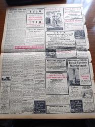 Ulus Gazetesi - 15 Nisan 1956 - Yorgun Menderes Yazan Hüseyin Cahit Yalçın Köşe Yazısı - Hürriyet Partisi Bir Tebliğ Yayınladı - Adnan Menderes'in Çok Partili Rejime Tahammülü Kalmamıştır - Grekoromen Güreşleri Macarlarla 4 4 Berabere Kaldık - Galatasaray Brezilya Maçında Kavga - Monaco Sarayı Prens Rainier İle Grace Kelly Düğün Hazırlıklarına Başladı - Adliye Bakanı Hüseyin Avni Göktürk'ün Adliyede Tetkikleri - Kalkınma Törenleri Münasebetiyle Yazan Yakup Kadri Karaosmanoğlu Köşe Yazısı - Yeni Mezun 57 Yedek Subay Kore'ye Gidiyor - Kavaklıdere Tatlı Sert Şarabı - Birleşmiş Milletler Genel Sekreteri Hammadskjold Dün Kahire'den Gazze'ye Gitti - Osmaniye'de Üç Aydır Tapu Memuru Yok - Fransa Suriye'yi Protesto Ediyor - Silviya Sevimli Model Çizgi Roman - Baykara Altın Küre Çizgi Roman - İspanya'da Grev Yapan Elli Bin İşçinin İşlerine Son Veriliyor - Itır Kundura Mağazası - Vitapress Kombine Meyve Sıkma Makinesi - Me Ka Bebe Ve Küçükler Pazarı - Türk Hava Kurumu Paraşüt Kulesinde Atlayış