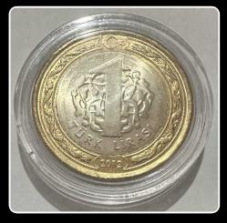 2012 - 1 Lira “T.C Sayıştay’ın 150.Yılı” Tedavül Hatıra Para-6 (TCTHM-6K) KM#1282 (T.C DÜZ) QUADRAN KAPSÜL İÇİNDE