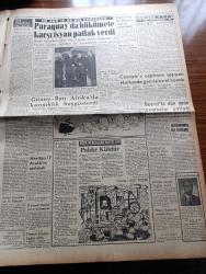 Ulus Gazetesi - 13 Aralık 1959 - Sonsuz Monologlar Yazan Yakup Kadri Karaosmanoğlu Köşe Yazısı - Muhalefette İnönü Yazan Bülent Ecevit Köşe Yazısı - CHP Genel Sekreteri İsmail Rüştü Aksal 1960 Yılında Seçim Muhtemeldir Dedi - Kıbrıs'ta Cumhurbaşkanı Seçimi Yapılıyor - Şeker Hilal Beşiktaş'a Mağlup Oldu - Dışişlerinin Karşılama Ve Ziyafet Masrafları Arttı - Askeri Yargıtay Başkanı Orgeneral Fevzi Mengüç Emekliye Ayrıldı - Milli Savunma Bakanlarından Emekli Korgeneral Ali Rıza Artunkal Vefat Etti - Tamek Konserve - Kumsalda Yazan Nevil Shute Yazı Dizisi - Akşam lisesi Öğrencilerine Neden Paso Verilmiyor - Kırık Plak Filminde Zeki Müren Ve Belgin Doruk Başrolde Ankara Park Ve Sus Sinemasında - Koca Bebeklere Masallar Paldır Küldür Yazan Aziz Nesin Yazı Dizisi - Mevlana 17 Aralık'ta Anılacak - Haseki Hastanesi Baştabibi Doktor Zühtü Kamil Vefat Etti - Emil Galip Sandalcı Köşe Yazısı - Neriman Köksal'ın Yeni Şaheseri Erkek Fatma - Galatasaray Moda Basket Maçını Galatasaray 64 62 Kazandı