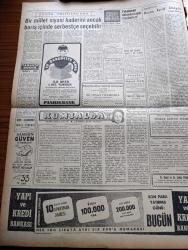Ulus Gazetesi - 30 Eylül 1959 - Namık Gedik İçin Meclis Tahkikatı İstenecek - Cumhuriyet Halk Partisi Meclis Grubu İdare Kurulu Dün Olağanüstü Bir Toplantı Yaptı - Demokrat Parti Saflarında Bir İyiniyet Adamı Yakup Kadri Karaosmanoğlu Köşe Yazısı - Bülent Ecevit Köşe Yazısı - Kemal Satır - Orhan Öztrak - Yedinci CHP Ekibi De Dün Geziye Başladı - Tokyo Büyükelçimiz Süreyya Anderiman İle Eşinin Nasıl Öldüğü Açıklanmadı - Türkiye Gazeteciler Sendikaları Federasyonu İdare Heyeti Cezaevini Ziyaret Etti - Kumsalda Çeviren Bilge Karasu Yazı Dizisi - Samsun Güven Otobüsleri - Eisenhower Dış Yardım Tasarısını Dün İmzaladı - Türkiye'nin En Eski Gazetesi Ülke Kapandı - Ahmet Şükrü Esmer Köşe Yazısı - Emil Galip Sandalcı Köşe Yazısı - Karısına Çarşaf Giydirtmeyen Bir Devrimci Öğretmen Naci Yavuz İstifa Etti - Ruşen Eşref Ünaydın - Türkiye Gazeteciler Sendikaları Temsilcileri Abdullah Aker'le Görüştü - Refik Koraltan Tüfeği Gayet Ustaca Kavrayarak Ateş Etti - Galatasaray Karagümrük Karşılaşıyor.
