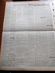 Ulus Gazetesi - 30 Eylül 1959 - Namık Gedik İçin Meclis Tahkikatı İstenecek - Cumhuriyet Halk Partisi Meclis Grubu İdare Kurulu Dün Olağanüstü Bir Toplantı Yaptı - Demokrat Parti Saflarında Bir İyiniyet Adamı Yakup Kadri Karaosmanoğlu Köşe Yazısı - Bülent Ecevit Köşe Yazısı - Kemal Satır - Orhan Öztrak - Yedinci CHP Ekibi De Dün Geziye Başladı - Tokyo Büyükelçimiz Süreyya Anderiman İle Eşinin Nasıl Öldüğü Açıklanmadı - Türkiye Gazeteciler Sendikaları Federasyonu İdare Heyeti Cezaevini Ziyaret Etti - Kumsalda Çeviren Bilge Karasu Yazı Dizisi - Samsun Güven Otobüsleri - Eisenhower Dış Yardım Tasarısını Dün İmzaladı - Türkiye'nin En Eski Gazetesi Ülke Kapandı - Ahmet Şükrü Esmer Köşe Yazısı - Emil Galip Sandalcı Köşe Yazısı - Karısına Çarşaf Giydirtmeyen Bir Devrimci Öğretmen Naci Yavuz İstifa Etti - Ruşen Eşref Ünaydın - Türkiye Gazeteciler Sendikaları Temsilcileri Abdullah Aker'le Görüştü - Refik Koraltan Tüfeği Gayet Ustaca Kavrayarak Ateş Etti - Galatasaray Karagümrük Karşılaşıyor.