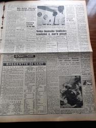 Ulus Gazetesi - 30 Eylül 1959 - Namık Gedik İçin Meclis Tahkikatı İstenecek - Cumhuriyet Halk Partisi Meclis Grubu İdare Kurulu Dün Olağanüstü Bir Toplantı Yaptı - Demokrat Parti Saflarında Bir İyiniyet Adamı Yakup Kadri Karaosmanoğlu Köşe Yazısı - Bülent Ecevit Köşe Yazısı - Kemal Satır - Orhan Öztrak - Yedinci CHP Ekibi De Dün Geziye Başladı - Tokyo Büyükelçimiz Süreyya Anderiman İle Eşinin Nasıl Öldüğü Açıklanmadı - Türkiye Gazeteciler Sendikaları Federasyonu İdare Heyeti Cezaevini Ziyaret Etti - Kumsalda Çeviren Bilge Karasu Yazı Dizisi - Samsun Güven Otobüsleri - Eisenhower Dış Yardım Tasarısını Dün İmzaladı - Türkiye'nin En Eski Gazetesi Ülke Kapandı - Ahmet Şükrü Esmer Köşe Yazısı - Emil Galip Sandalcı Köşe Yazısı - Karısına Çarşaf Giydirtmeyen Bir Devrimci Öğretmen Naci Yavuz İstifa Etti - Ruşen Eşref Ünaydın - Türkiye Gazeteciler Sendikaları Temsilcileri Abdullah Aker'le Görüştü - Refik Koraltan Tüfeği Gayet Ustaca Kavrayarak Ateş Etti - Galatasaray Karagümrük Karşılaşıyor.