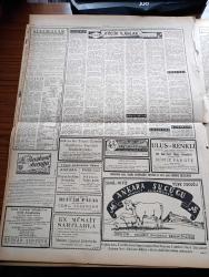 Ulus Gazetesi - 1 Kasım 1959 - Türkiye Büyük Millet Meclisi Yazan Yakup Kadri Karaosmanoğlu Köşe Yazısı - Meclis Açılırken Partilerin Durumu Yazan Bülent Ecevit Köşe Yazısı - İsmet İnönü'nün Başkanlığında CHP Meclis Grupu Dün Toplandı - Refik Koraltan Meclis Başkanlığı İçin Tekrar Aday Seçildi - Kıbrıs'ta Seçim Kanunu Layihası Dün Açıklandı - Milli Türk Talebe Birliği Kongresi Hadiseli Başladı - Komünist Çin Hindistan Sınırında Tedbirler - Kumsalda Çeviren Bilge Karasu Yazı Dizisi - İstihsalde Duraklama Yazan Doğan Avcıoğlu - Tarihte Bugün Saltanatın Kaldırılması - Hıfzı Oğuz Bekata - Irak Başbakanı General Kasım Bir Siyasi Parti Kuruyor - Ahmet Şükrü Esmer Köşe Yazısı - Emil Galip Sandalcı Köşe Yazısı - Tarihi Buharda Tekkesi Yandı - Ankara Sucuğu - Amerika'da Feza Alanında Çalışmalar - Gençlerbirliği Bugün Hacettepe İle Oynuyor - Galatasaray Konya'da 7 2 Galip - Fenerbahçe Şeker Hilal'i Farklı Yendi - At Yarışları