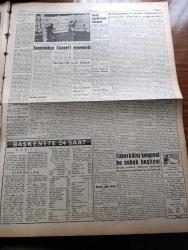Ulus Gazetesi - 14 Eylül 1959 - Canlı Gerçekler Ve Kuru İddialar Yazan Yakup Kadri Karaosmanoğlu Köşe Yazısı - Avrupa Şampiyon Kulüpler Turnuvası Maçında Fenerbahçe Csepel İle Berabere Kaldı - Profesör Turhan Feyzioğlu Devlet Radyosunu Bu Suretle Kullananların Yakasına Ellerimiz Yapışacaktır - Tarihte Bugün  İradei Milliye'nin İlk Sayısı - Kınık Ve Soma'nın 37. Kurtuluş Yılı Törenle Kutlandı - Keşan'da Petrol Bulundu - Cezayir'de Şimdiye Kadar 800 Bin Milliyetçi Öldü - Diyarbakır'da Cumhuriyet Halk Partisine Yapılan İthamlar - Bella'nın Ölümü Yazan Georges Simenon Yazı Dizisi - Demokrat Parti Levhasını Koyunca Kaçak Bina Yıkılmadı - Rusya Hindistan Çin Arasında Arabulucuk Mu Yapacak - İngiliz Grace Kelly'si Jean Dawnay - Irak Birleşik Arap Cumhuriyetini Cinayetle İtham Etti - Daktilografi Dünya Rekoru Bir İtalyan 152 Saat Daktilo Yazdı - Piyale Makarnası - Hacettepe Ankaragücü Maçı - Ankara'da Sinemalar Programı - Tüberküloz Kongresi Bu Sabah Başlıyor - İsrail Uçaklarının Hücumu