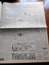 Ulus Gazetesi - 24 Nisan 1956 - Dışarıdaki Milyonlar Yazan Hüseyin Cahit Yalçın Köşe Yazısı - Milli Egemenlik Bayramı Kutlandı - Bayramla Birlikte Çocuk Haftası Açıldı - CHP Tarafından Teklif Edilen Muhalefet İşbirliği Tahakkuk Yolunda - Karayolları İşçileri De Grev Hakkı İstiyorlar - Kıbrıs'ta Dün Büyük Bir Çarpışması Oldu - Afganistan Çek Silahı Alacak - Milli Piyangoda Beş Yüz Gün Lira İstanbul'a Çıktı -  Eski İngiltere Başvekili Winston Churchill'in Yeni Eseri - Başbakan Adnan Menderes Yurda Döndü - Hacettepe Demirspor'u 1 0 Yendi - Yedi Kızlar Yazan Georges Simenon Yazı Dizisi - Ankara İstanbul Radyosu Programı - Tekel Gençlik Park Sergisine İştirak Ediyor - Büyük İnkılapçı Ve Diplomat Atatürk Yazan Profesör Doktor G. Jeschke Yazı Dizisi - Sanat Akademisi Ve Müzesi Yazan Bülent Ecevit Köşe Yazısı - Manisa'da Halk Mum Çıra Ve Kandil Yakıyor - Konya'da Halk Yağmur Duası Yapmaya Başladı - Silviya Sevimli Model Çizgi Roman - Baykara Altın Küre Çizgi Roman - Davis Kupası Hazırlıkları