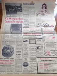 Ulus Gazetesi - 27 Ocak 1956 - Barbarlık Sözü Niçin Yazan Hüseyin Cahit Yalçın Köşe Yazısı - Milli Eğitim Bütçesinde Gürültü Koptu - Üniversite Muhtariyeti Dolayısıyla Gazetelere Çirkin İsnatlar Savruldu - Fransız Kabinesi İçin Guy Miller'le Vazife Verildi - Jandarmalar Dayak Atmaya Devam Ediyor - Çıplak Kadınları Seyfettiren Terzi - Avam Kamarasında Kıbrıs İşi Görüşüldü - Milletin Derdini Yazması İçin Kasım Gülek'e Kalem Verildi - Bağdat'ta 3 Suikastçı Mahkemeye Verildi - Kazım Karabekir Dün Bir Törenle Anıldı - 1956 Bütçe Gerekçesi Yazan Namık Zeki Aral Köşe Yazısı - Olgunluğumuzun Panoraması Yazan Şinasi Nahit Berker - Kasım Küfrevi'nin İzahatı - Demirbank - Akbank - İstanbul Ankara Radyosu Programı - Ankara Sinemalar Programı - Kıbrıs Hakkında Beyanat Yazan Ahmet Şükrü Esmer Köşe Yazısı - Silviya Sevimli Model Çizgi Roman - Baykara Altın Küre Çizgi Roman - Kış Olimpiyatları Cortina'da Başladı - Fenerbahçe Basketçileri Ankara'ya Geliyor - Kadın Saç Tuvaletleri Müsabakası