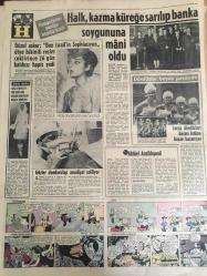 HÜRRİYET GAZETESİ 24 KASIM 1965 YIL :18 SAYI :6312---Bir şebeke yurt dışına tarihi eser  kaçırıyor ---Amerikalı  prodüktör İstanbul da renkli bir film  çevirecek ---3 Çocuk babası Yusuf un bazı sınıf arkadaşları doçent oldu ----Gecekondu olayı  için  müfettişler  tahkikata  geçti ---Cassius Clay ,maçı  kasden uzatmakla itham ediliyor ---Türkeş Dün gençliğe Ege adalarını Batı Trakya  yı ve Selanik i  hedef gösterdi ---30 Kadının ırzına geçen sahte bir tarikat  mensubu yakayı ele verdi ---Sevgilileri  için  badem şekeri ve çikolata çalan  4 genci polis  yakaladı ---Fransız  okullarında yabancı  öğretmen  sıkıntısı başladı ---Londra da bir genç kızı evinin önünde öldürdüler ---Zeki Müren :En son plaklarını takdim eder ---Fenerbahçe ,Ali İhsan ı Altay a karşı oynatıyor ---Dün Viyana ya  geçen Milli Takımımız bugün dönüyor ---Clay dediğini yaptı :Patterson 12 raundda  teknik  nakavtla mağlup ---Halk  ,kazma küreğe sarılıp banka soygununa mani oldu ---
