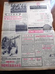 Ulus Gazetesi - 28 Ocak 1956 - Ara Seçimleri Yazan Hüseyin Cahit Yalçın Köşe Yazısı - Demokrat Partili Bir Milletvekilinin Görüşü Milletler Zulüm İle İdare Edilir - Mareşal Bulganin Amerika'ya Anlaşma Teklif Etti - Kasım Gülek Yarın Aydın'a Gidecek - Mümtaz Tarhan'ın Siyasi Ders Verdiği Sınıf - Fransız Kabinesini Kurma Teşebbüsleri - Adalet Komisyonunda İspat Hakkı Görüşüldü - Borçlanma Meselesi Yazan Namık Zeki Aral - Mareşal Tito'nun Yeni Rolü Yazan Ahmet Şükrü Esmer Köşe Yazısı - Ankara İstanbul Radyosu Programı - Nerede Kalmıştık Yazan Sırrı Atalay - Silviya Sevimli Model Çizgi Roman - Baykara Altın Küre Çizgi Roman - 30 Kilometrelik Kayak Yarışını Finlandiyalı Hakulinen Kazandı - Fenerbahçe İle Havagücü Oynuyor - Austria Kosta Rika Karşılaşması - Hokey Müsabakaları - Türkiye Kredi Bankası - Çiftlik Ulupınar Arsaları - Yaşlı Gözler Filmi Başrolde Deniz Tanyeli Ve Halide Pişkin