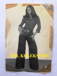 Türkan Şoray'ın Siyah & Beyaz Kartpostalı - 1960'lı Yıllardan -14 x 10 cm Ebadında