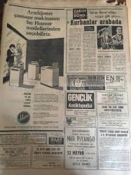 HÜRRİYET GAZETESİ  12 ARALIK 1966 YIL :19 SAYI :6690---KISMET Fiji de şiddetli bir  tayfuna yakalandı ---Eşkiya HAKİMO  okulu boşalttırıp 3 gün 3 gece düğün yaptı ---Bu yıl büyük tayfunlar olacak  --- Gazetemizin kurucusu Sedat Simavi yi andık--- Bina vergisine büyük ölçüde  zam yapılacak ---Müesseselerin sıhhi yönden kontrolleri yetersiz görüldü ----Suni bacak  takıldıktan 24 saat sonra yürüdü ---İnanç Film : Hamdi  Karahafız -Orhan Doğuştan ---Yerli Filmler ---Fenerbahçe berabere  kaldı : 2-2 ---Galatasaray ı Tarık kurtardı : 2-1---Demirspor :0 Eskişehir :0 ---Feriköy ,Ank.Gücü ile golsüz berabere kaldı ---Trakya da 2 benzin istasyonunu soyanlar Adana  da yakalandı---Yuvayı dişi kuş yapar ---Nihayet Elizabeth Taylor la Marlon Brando Bir Araya Geldiler ---