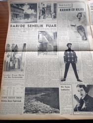 Yeni İstanbul Gazetesi - 15 Ekim 1953 - İdareciliğimiz Yazan Habib Edib Törehan Köşe Yazısı - Trieste'de Yugoslavya Aleyhinde Gösteriler - Komünist Partisi Kurucuları Askeri Mahkeme Huzurunda - Komünist Partisi Reisi Şefik Hüsnü Deymer - Yüzbaşı Abdulkadir Demirkan - Fuat Reşat Baraner - Sendikalist Halil Yalçınkaya - Kara Günler Milli Mücadele Hatıraları Yazan İbrahim Şevki Feyzioğlu Yazı Dizisi - Din Politikacılığının Asıl Tehlikeleri Yazan Mustafa Nermi Köşe Yazısı - Temel Bozuk Şarapları Toplanmaya Karar Verdi - Amerikan Halkına Hediye Edilecek 50.000 Paket Sigara - Ahmet Emin Yalman'a Malatya'da Yapılan Suikast Hadisesinin Duruşması - Hüseyin Üzmez - Fenerbahçe Londra'da Queen's Park Rangers Takımı İle 2 2 Berabere Kaldı - Türk Halk Masalları Şah İsmail Yazan Rezzan Güney Yazı Dizisi - Televizyon Hergün Hayret Verici Terakki Kaydediyor - Leningrad Operasının İki Meşhur Dansörü Nora Ve İstvan Hürriyetine Seçtiler - Moda Konuları - Woomera Atom Çölünün Esrarı Yazı Dizisi