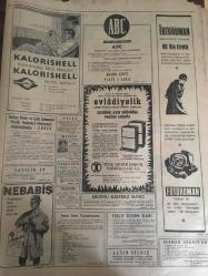 HÜRRİYET GAZETESİ 1 EKİM 1966 YIL :19 SAYI :6618---Bin Türk İsveç te Perişan Durumda --- Genel Kurmay Cemal Tural Londra da sert bir  beyanat verdi : Kıbrıs ı şöyle bir tutsak elimizde kalır ---İki Fransız turistine tecavüz  olayı ile ilgili olarak  aynı yerde  EOKA lideri GRİVAS ın benzeri yakalandı ---B.B Eski sevgilisi ile film çeviriyor ---Pipe -Line  inşaatındaki  kanunsuz greve dün 80 işçi daha iştirak etti ---Polis tarafından aranılan bir Alman Mühendis  motor çalıp Sisam a kaçtı ----Casuslar ,NATO sırlarını kukla ile  Doğu ya geçirdi ---Spayiç :Beşiktaş tur atlayabilir ---Kadın ve içki hususunda  sakın ifrata kaçmayın ---Galatasaray -I.Spor bugün hususi maç yapacak ---Anne Koçyiğit :Nilüfer  benim eserim olacak ---Kötü günümde beni unutan  Yılmaz ı asla  affetmem ---Kıbrıs ta Türk köylerindeki  abluka kaldırıldı ---Atatürk le Lenin i mukayese  eden talebe beraet etti ----