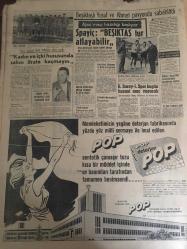 HÜRRİYET GAZETESİ 1 EKİM 1966 YIL :19 SAYI :6618---Bin Türk İsveç te Perişan Durumda --- Genel Kurmay Cemal Tural Londra da sert bir  beyanat verdi : Kıbrıs ı şöyle bir tutsak elimizde kalır ---İki Fransız turistine tecavüz  olayı ile ilgili olarak  aynı yerde  EOKA lideri GRİVAS ın benzeri yakalandı ---B.B Eski sevgilisi ile film çeviriyor ---Pipe -Line  inşaatındaki  kanunsuz greve dün 80 işçi daha iştirak etti ---Polis tarafından aranılan bir Alman Mühendis  motor çalıp Sisam a kaçtı ----Casuslar ,NATO sırlarını kukla ile  Doğu ya geçirdi ---Spayiç :Beşiktaş tur atlayabilir ---Kadın ve içki hususunda  sakın ifrata kaçmayın ---Galatasaray -I.Spor bugün hususi maç yapacak ---Anne Koçyiğit :Nilüfer  benim eserim olacak ---Kötü günümde beni unutan  Yılmaz ı asla  affetmem ---Kıbrıs ta Türk köylerindeki  abluka kaldırıldı ---Atatürk le Lenin i mukayese  eden talebe beraet etti ----