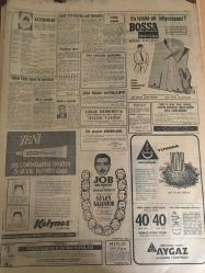 HÜRRİYET GAZETESİ 1 EKİM 1966 YIL :19 SAYI :6618---Bin Türk İsveç te Perişan Durumda --- Genel Kurmay Cemal Tural Londra da sert bir  beyanat verdi : Kıbrıs ı şöyle bir tutsak elimizde kalır ---İki Fransız turistine tecavüz  olayı ile ilgili olarak  aynı yerde  EOKA lideri GRİVAS ın benzeri yakalandı ---B.B Eski sevgilisi ile film çeviriyor ---Pipe -Line  inşaatındaki  kanunsuz greve dün 80 işçi daha iştirak etti ---Polis tarafından aranılan bir Alman Mühendis  motor çalıp Sisam a kaçtı ----Casuslar ,NATO sırlarını kukla ile  Doğu ya geçirdi ---Spayiç :Beşiktaş tur atlayabilir ---Kadın ve içki hususunda  sakın ifrata kaçmayın ---Galatasaray -I.Spor bugün hususi maç yapacak ---Anne Koçyiğit :Nilüfer  benim eserim olacak ---Kötü günümde beni unutan  Yılmaz ı asla  affetmem ---Kıbrıs ta Türk köylerindeki  abluka kaldırıldı ---Atatürk le Lenin i mukayese  eden talebe beraet etti ----