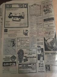 HÜRRİYET GAZETESİ 24 EKİM 1966 YIL :19 SAYI :6641---İnönü nün istediği genel sekreter olacak ---Turist olarak Rusya ya gitti  sekiz ay kaldı ---İskenderun AP kongresinde üç yüz delege birbirine girdi ---Eve geç geldi diye karısının mahrem yerine  sopa  batırdı ---Amerikalı Personele Adliye de İmtiyaz Tanınmıyor ---Varto da ki barakaların maliyeti İstanbul da ki apartmanlardan  pahalı ---Manitacı Lütfü :Saf adam ,oltayı çabuk yuttu dedi --Sarıyer  deresinin üstü kapatılacak  turistik lokantalar yapılacak ---Gezegenlerde ,çimen ağaç ve insan varmış ---Altay -Hacettepe yenişemediler 0-0---G.Birliği :1 Karşıyaka :0---Fenerbahçe 1-0 galip ---Galatasaray 2-1 yenildi ---Vefa ,ilk puanını aldı ---Evimde ikinci planda kalmak isterim --Cevdet Sunay Ankara ya döndü ---Ortanın solu kazanınca Muş İl Başkanı  kalpten öldü --Oyuncak  silahla dostunu yaraladı --Urfa da sürü çalan eşkiyalar müsademe sonunda yakalandı --