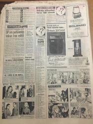 HÜRRİYET GAZETESİ 26 EKİM 1966 YIL :19 SAYI :6643--İstanbul da Kanser Artıyor --Gelin 96 damat ise 77 yaşında ---Yeni Reis Hakses :İlk iş huzur ,diyor ---B.Ecevit ,iki doktoru yardımcılığa  getirdi ---Kayserili İsmail 5 yerde başkan 7 yerde üye  ,muhasebeci ----Kıbrıs için Londra da ilmi bir tartışma tertip edildi ---Azılı hırsız şebekesini 13 yaşındaki çocuk yakaladı ---Kuzey Vietnam a barış çağrısında bulunuldu ---Fenerbahçe -U.T.A ile bugün karşılaşıyor ---Boks Milli Takımımız dün Bulgaristan a hareket etti ---Amatör Milli Takımımız Yugoslavya ile Oynuyor ---Her  salı Ankara da kamp her çarşamba hazırlık maçı ---Belmondo ,Ursula sı için filmde  parasız dövüştü --New-York ta binlerce  kişi çalınmış  otomobile biniyor ---Demirel ,İnönü yü  telgrafla tebrik etti ---Toto da13 bilenler 9.795 lira alacak ---15 Kişinin tecavüz ettiği kızın evine 5 el ateş açıldı --