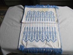 ETAMİN ÜZERİNE KANAVİÇE İŞLEMELİ - BUZDOLABI ÜSTÜ ÖRTÜSÜ