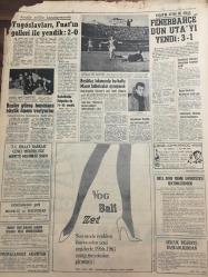 HÜRRİYET GAZETESİ  27 EKİM 1966 YIL :19 SAYI :6644--Sovyetler ,kaçak Türk talebelerin  bursunu kesiyor ---Prodüktörler Aliki yi harcamak niyetinde ---Milli Güvenlik Kurulunda Kıbrıs İşi Ele Alınacak ---Ev işini bitiren hanım ,soluğu kadınlar kahvesinde alıyor ---Kosigin ile Kıbrıs  konusu da görüşülecek ---40 yaşlarında ,iyi giyimli bir şahsın cesedi bulundu ---Sosyete tefecisi Mediha ,sahtekarlık  suçundan mahkemede ---Belediye  dış seyahat ödenekleri kaldırılıyor ---Başkan Johnson Vietnam da harp sahasına  gitti ---Yugoslavları  ,Fuat ın golleri ile yendik :2-0--Ruslar güneş temasına büyük önem veriyorlar ---Beşiktaş takımında bu hafta Macar futbolcular  oynayacak ----Fenerbahçe dün UTA yı yendi :3-1---Nalbantın  Kızı ,70 Yaşındaki Milyoner Baronla Evlendi ----Baygın bakışlı havacı kız  birdenbire film yıldızı oldu --Aydın da üç silah kaçakçısı yakalandı ---