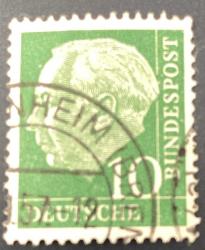 Almanya Pulu - Germany Stamp -  Mektup Zarfından Kesilmiş  / Postadan Geçmiş Pul Filateli - 1957 Damgalı - ALMAN PULU, 10 PARA - YABANCI PULLAR -NOSTALJİK DOĞUM GÜNÜ HEDİYESİ