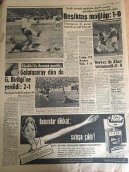 HÜRRİYET GAZETESİ 9 KASIM 1964 YIL :17 SAYI :5937--İsveçli iki subay Rumlara karşı çarpışmak istiyor: İki teğmen gönüllü Kıbrıs a gitmek  arzusunda  ---Bilgiç ve Demirel dün gövde gösterisi yaptı ---Tahliye edilen Bayar kızının evine geldi ---Kayseri de 5 siyasi mahkum kaldı ---Ameliyatta boynunda gazlı bez unutulmuş ---Keban sitesi ihale edildi şantiye tesislerinin  inşasına da başlandı ---Beşiktaş mağlup :1-0---Galatasaray  dün de G.Birliği ne yenildi :2-1---Feriköy -PTT berabere  kaldı :0-0---Beykoz ile Altay yenişemedi ---Rus elçiliğinden resmi kabul son yılların  en neşelisi oldu ---Bir adam  evlenirken karısı ile 5 çocuğunun baskısına uğradı ---Roma da ki Sovyet Elçiliği Bahçesine Bomba Atıldı---MTTB Başkanı İsveç Kralına Telgraf Çekti --Sahte 500 lük ele geçirildi ---Misafir  geldiği evde kaza ile komşunun kızını yaraladı --Moskova da her şeyi vesikasız almak kabil ---