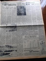 Yeni İstanbul Gazetesi - 19 Kasım 1953 - İç Politikamızı Ölçüsüzlükten Kurtarmalıyız Yazan Mustafa Nermi Köşe - Malmoe'lerdeki Güreşlerde Dün 5 3 Mağlup Olduk - Profesyonel Lig'in Bu Seneki Gol Rekoru Fenerbahçe Emniyeti 7 0 Mağlup Etti - Milliyetçi Çin'de Çan Kay Şek Kabinesinin İstifası Hakkında - Jenny Yazan Thedore Dreiser Yazı Dizisi - Kömür Taşıyan Kamyonlar Karaborsa İle İş Görüyor -  Mecliste Adnan Menderes İle İsmet İnönü Arasındaki Sert Tartışmalar - Kral Faruk Gıyaben Muhakeme Edilecek - Mau Mau Lideri Amola Komard Türkiye'ye Gelmek İstiyor - Anadolu Abideleri Yazan Aziz Ogan Yazı Dizisi - Kızıl Kraliçe Yazan Jacques Renand Yazı Dizisi - İstanbul Ankara İzmir Teknik Üniversite Radyosu Programı - Küçük Hikaye Hayat Ve Ben Yazan Meliha Bahriye Şarlı - İtalyan Hakem Bella Yarın Geliyor