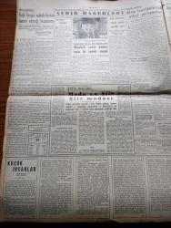 Yeni İstanbul Gazetesi - 23 Mart 1953 - Planlı Ve Teşkilatlı Yardım Yazan Mustafa Nermi Köşe Yazısı - Çanakkale Abidesi Kupası Maçlarında Beşiktaş Dün Galatasaray'ı 2  1 Yendi - Sovyetlerin Yeni Sulh Taarruzu - Atoma Karşı Müdafaa İmkanı Bulunamıyor - Yenice Ve Gönende Hala Zelzele Devam Ediyor - Mareşal Tito Yugoslavya Yolunda - Silivri Yolunda Otomobili Parçalanan Vali Fahrettin Kerim Gökay Ve Emniyet Müdürü Ahmet Tekelioğlu Yaralı - Küçük İnsanlar Yazan Faik Baysal Yazı Dizisi - Ahlak Zabıtasının Fuhuşla Yaptığı Mücadele Arttı - Moda Ve Şiir - Bir Alman Filmleri Şirketi Türkiye Hakkında Film Çevirecek - Lanetli Mahalle Yazan Mehmet Davaz Yazı Dizisi - 5 Milyon Yumurta Yumurtlayan Balık - 1001 Gece Masalları Kamer Ül Zaman Çeviren Reşad Nuri Darago Yazı Dizisi - Ankara İstanbul İzmir Teknik Üniversite Radyosu Programı - Büyük Röportaj Serisi İslam Memleketleri Yazan Fikret Adil Yazı Dizisi - Genç Sanatkârlarımız Nasıl Yaşıyor Heykeltraş Kuzgun - Fransa Ordu Takımı Hollanda'yı Yendi