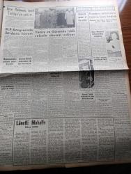 Yeni İstanbul Gazetesi - 23 Mart 1953 - Planlı Ve Teşkilatlı Yardım Yazan Mustafa Nermi Köşe Yazısı - Çanakkale Abidesi Kupası Maçlarında Beşiktaş Dün Galatasaray'ı 2  1 Yendi - Sovyetlerin Yeni Sulh Taarruzu - Atoma Karşı Müdafaa İmkanı Bulunamıyor - Yenice Ve Gönende Hala Zelzele Devam Ediyor - Mareşal Tito Yugoslavya Yolunda - Silivri Yolunda Otomobili Parçalanan Vali Fahrettin Kerim Gökay Ve Emniyet Müdürü Ahmet Tekelioğlu Yaralı - Küçük İnsanlar Yazan Faik Baysal Yazı Dizisi - Ahlak Zabıtasının Fuhuşla Yaptığı Mücadele Arttı - Moda Ve Şiir - Bir Alman Filmleri Şirketi Türkiye Hakkında Film Çevirecek - Lanetli Mahalle Yazan Mehmet Davaz Yazı Dizisi - 5 Milyon Yumurta Yumurtlayan Balık - 1001 Gece Masalları Kamer Ül Zaman Çeviren Reşad Nuri Darago Yazı Dizisi - Ankara İstanbul İzmir Teknik Üniversite Radyosu Programı - Büyük Röportaj Serisi İslam Memleketleri Yazan Fikret Adil Yazı Dizisi - Genç Sanatkârlarımız Nasıl Yaşıyor Heykeltraş Kuzgun - Fransa Ordu Takımı Hollanda'yı Yendi