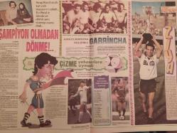 Tercüman Süper Spor Dergisi - 26 Ocak 1983 - Sayı:4 - Türkiye, Milli Takım'ın ''ideal tip''ini arıyor - Alkolün Mahvettiği Ünlü Sporcu Garrincha - Süper Portre: Ziya - Sevgi Karabacak, kahvaltı masasını topladı... Eşi Reşit'e döndü ve ''Artık seni istemiyorum'' dedi - Şampiyon olmadan dönme! - Amatörde geçen hafta - 1. kümede Arçelik engel tanımıyor! - 1. kümede ilk yarıyı Darüşşafaka lider kapadı - Başkanın hevesi yarım kaldı - Buzluk - Turgut Bıçakçıoğlu - Yumuşak doku zedelenmesi - Düşünen mektuplar - Spor Uzmanı - Siz hakem olsaydınız - Ümit Akkoca, sevdiği büyük sporcu Hüseyin Alp'ı çizdi ve 10 bin lirayı kazandı - Portre yarışmamızın ilk şampiyonu Eskişehir'den - Kara Kutudaki Sesler - Attila Gökçe - Geçmişde Yaşadıklarımız Müslim Baba'nın 250 bini... - Bursaspor 1983-1984 Yılı Futbol Takımı Kadrosu Posteri - Tam Takım Dergi