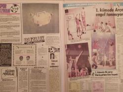 Tercüman Süper Spor Dergisi - 26 Ocak 1983 - Sayı:4 - Türkiye, Milli Takım'ın ''ideal tip''ini arıyor - Alkolün Mahvettiği Ünlü Sporcu Garrincha - Süper Portre: Ziya - Sevgi Karabacak, kahvaltı masasını topladı... Eşi Reşit'e döndü ve ''Artık seni istemiyorum'' dedi - Şampiyon olmadan dönme! - Amatörde geçen hafta - 1. kümede Arçelik engel tanımıyor! - 1. kümede ilk yarıyı Darüşşafaka lider kapadı - Başkanın hevesi yarım kaldı - Buzluk - Turgut Bıçakçıoğlu - Yumuşak doku zedelenmesi - Düşünen mektuplar - Spor Uzmanı - Siz hakem olsaydınız - Ümit Akkoca, sevdiği büyük sporcu Hüseyin Alp'ı çizdi ve 10 bin lirayı kazandı - Portre yarışmamızın ilk şampiyonu Eskişehir'den - Kara Kutudaki Sesler - Attila Gökçe - Geçmişde Yaşadıklarımız Müslim Baba'nın 250 bini... - Bursaspor 1983-1984 Yılı Futbol Takımı Kadrosu Posteri - Tam Takım Dergi