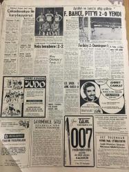 HÜRRİYET GAZETESİ 5 ARALIK 1966 YIL :19 SAYI :6683---Ömer Bezek Köylüden Vergi Alıyor ---Sıhhiye Çavuşu Ömer ,9 Sene Önce 2 Kişi Vurup Dağa Çıktı ---Yunan jetleri uçsa Türkiye  güç durumda  kalacakmış ---Sükan :1967 de  hepsini temizleyeceğiz ,diyor ---Uyku hapı içirip  iğfal etti ---İstanbul un elektrik derdi 15 gün sonra tarihe karışacak --Orta-Doğu da İsrail Hava Kuvvetleri Arap Devletlerinden Daha Kuvvetli ---Çekoslovakya ile  karşılaşıyoruz --Fenerbahçe ,PTT yi 2-0 yendi ---Vefa berabere :2-2----Feriköy :2 Demirspor :1---İst.Spor :1 Ank.Gücü :0---27 Sene evvele kaybolan kadın Rusya dan gelince ---Bankalar da ilk olarak hostes  kullanmağa başladı ---İngiltere  İmar Bakanlığının Katibesi Göbek Dansözü Oldu ---Bir  hakim ile  3 bankacı ,trafik  kazasında öldü ---