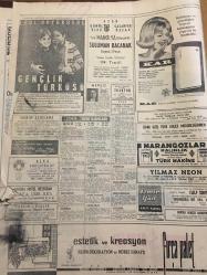 HÜRRİYET GAZETESİ 25 HAZİRAN 1967 YIL :20 SAYI :6880--Emeklilere bazı yeni haklar tanınacak :Rusya ile Mısır Askeri Pakt İmzalamışlar --Kahve  kaçakçılarına  ait motor  bir balıkçı  teknesi ile yakalandı ---Amerikan  aleyhtarı  miting hadisesiz  geçti ---Maliye Bakanı :Vergiler ıslah edilecektir dedi ---Kaçak mermi sokmak  isteyen Alman kızı ile sevgilisi tevkif edildi ---Turistik eşya sergisi 1 Temmuz da açılacak --Zimmetine para geçiren Amerikan senatörü  takbih edildi --Erol Büyükburç :Gençlik Türküsü ---Çiftçi çocukları özel eğitime tabi tutuluyor ----Acar Film 1967-1968 Filmleri --Göztepe -Altay ---Beşiktaş -Fenerbahçe A.Sami yen de karşılaşıyor --Johnson :Birbirimizi daha iyi anladık ---Yeni ihracat rejimi  dün yürürlüğe girdi ---Ana-oğul yıldırımdan öldü ---Rusya nın Mısır a verdiği uçak ve tankların ilk partisi yola çıktı ---
