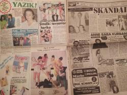 Haftanın Sesi Haftalık Magazin ve Siyasi Aktüalite Gazetesi - 3 Temmuz 1987 - Sayı:27 - Arzu Aydın'ın isyanı yakın - Nilüfer Öz evden kaçtı - Neslihan Acar - İbrahim Tatlıses - Hasan Oksal - Cengiz Tabakçı - Erol Tezeren evliymiş! - Mesut Yılmaz Skandal! - Anne Baba kurbanları - Çeçilya kurtarılmayı bekliyor - Nalan Türkoğlu - Evliliğinizi kontrol edin - Ağız Bakımı ve spreyler - Mahsun Kırmızıgül - Ali Ekber Çiçek - Orhan Gencebay - Hayat Nakış'a dayanamadı - Azer Bülbül kaset reklamı - Biz Siz Onlar - Aydın Öngül - Halil Bezmen - Vural Gökçaylı - Yılmaz soyak - Türkan Şoray - Kudret Şandra - Halit Narin'in eşi olmanın zorlukları var - Özden Narin - Doğan Duman kaset reklamı - Erkek Erkeğe - Abdülkerim Durmaz - Sandra Kim - Cem Karaca - Sevim Egesoy - Ahmet Selçuk İlkan - Ceylan - Garibim Ahmet - Yılmaz Zafer - Perihan SAvaş - Nil Ünal - Seda Sayan, içinde bulunduğu çirkefe daha fazla dayanamadı - Lale Havlu Reklamı fotoğraf ve haberi - Tam Takım Gazete