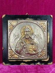 VINTAGE ESKİTME AHŞAP ÇERÇEVELİ GÜMÜŞ KAPLAMA KABARTMA METAL TASVİRLİ HRİSTİYAN İKONA