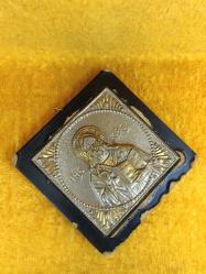 VINTAGE ESKİTME AHŞAP ÇERÇEVELİ GÜMÜŞ KAPLAMA KABARTMA METAL TASVİRLİ HRİSTİYAN İKONA