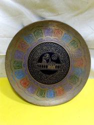 T15----KABE RESİMLİ ESKİ PİRİNÇ DUVAR TABAĞI