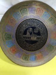 T15----KABE RESİMLİ ESKİ PİRİNÇ DUVAR TABAĞI