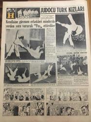 HÜRRİYET GAZETESİ 17 TEMMUZ 1967 YIL :20 SAYI :6902---Türkiye nin her yerine tabii gaz  verilebilecek ---Yunanistan Kıbrıs için  pazarlığa hazır ---Amerikalı güzel dünya kraliçesi :Venezüela 2.İngiltere 3.Finlandiya 4.İsrail de 5. oldu ---Demirel :Büyük Türkiye yi yaratacağız --Orta-Doğu da silahlar sustu ve B.M gözlemcileri araya yerleşti --İEETT İngiltere den 300 otobüs  satın aldı --New-Orleans savcısına göre Kennedy yi 3 kişi öldürmüş ---Komünizm sloganı :Din afyondur ---Ogün ,Fenerbahçe den istifa etti --18 şöhretli futbolcu şükrü nün jübilesi için Balıkesir e gidecek ---Beşiktaş ,antrenör Yanevski  ile mukavele yapıyor --Judocu Türk Kızları --Yunanistan ın Kıbrıs ta darbe yapacağı haberleri meclise  getirildi ---Servet Beyanı 1968 Yılında Kaldırılacak --Araba kullanmasını yeni öğrenen kadın ,bir kızını ölümüne sebep oldu --Diyarbakır da ısı 43 derece oldu --Tehditle para isteyen şahsın yaşlı arkadaşını polis yakaladı --
