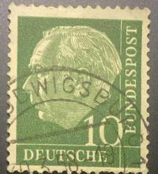 Almanya Pulu - Germany Stamp -  Mektup Zarfından Kesilmiş  / Postadan Geçmiş Pul Filateli - Mart 1958 Damgalı - ALMAN PULU, 10 PARA - YABANCI PULLAR - NOSTALJİK DOĞUM GÜNÜ HEDİYESİ