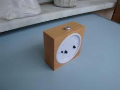 MASİF AHŞAP KASA İÇİNDE QUARTZ ( Minimalist ) ÇOK ŞIK ALARMLI - IŞIKLI MASA SAATİ - Made GERMANY